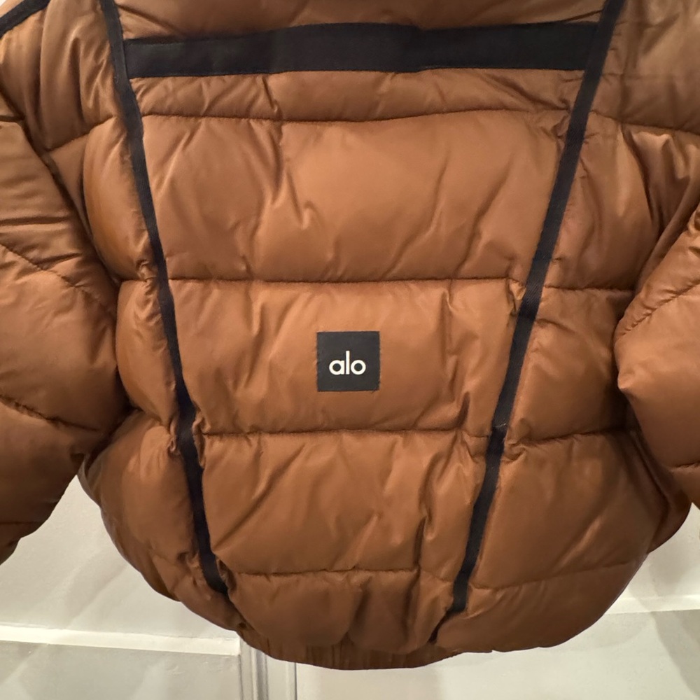 ALO Yoga Brown Quilted Puffer Jacket with Stand-Up Collar - Picture 9 of 10
